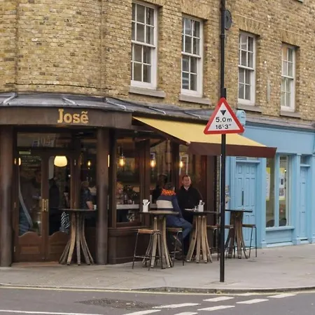 Luxury 2 Bedroom 2 Bathroom Apartment -Borough Market/ London Bridge